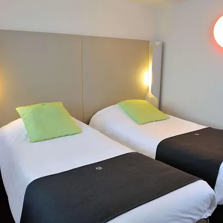 Hotel Campanile Lyon Est Aéroport Exupery 3*