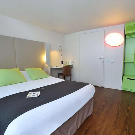 Campanile Lyon Est Aéroport Exupery Hotel 3*