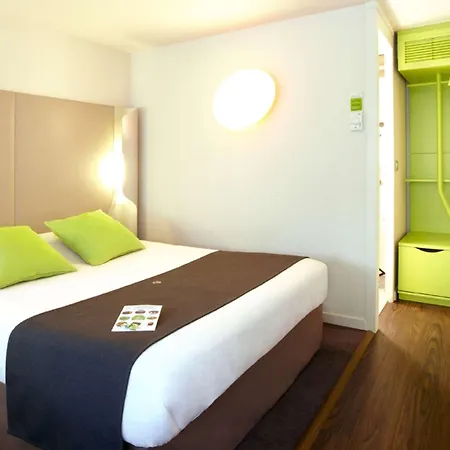 Hotel Campanile Lyon Est Aéroport Exupery 3*