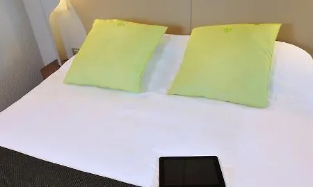 Hotel Campanile Lyon Est Aéroport Exupery 3*