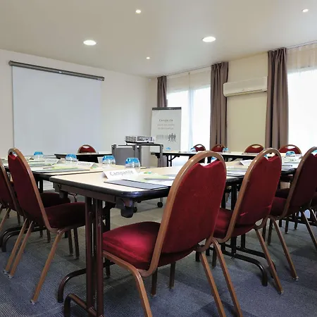 Campanile Lyon Est Aeroport Exupery 호텔 생-로랭-드-뮈르