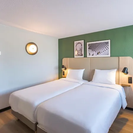Hotel Campanile Nature - Lyon Est Aeroport Saint Exupery