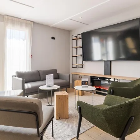 Hotell Campanile Nature - Lyon Est Aeroport Saint Exupery
