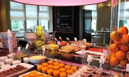 Campanile Lyon Est Aeroport Exupery 3* 생-로랭-드-뮈르